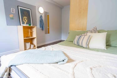 iQ Arkwright House Student Halls, Tumbling Hill Street, City Centre, Bradford, BD7 1DB - Image 1